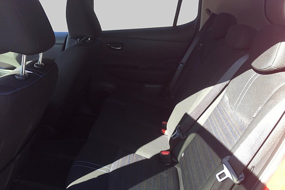 Nissan Leaf 9 of 12