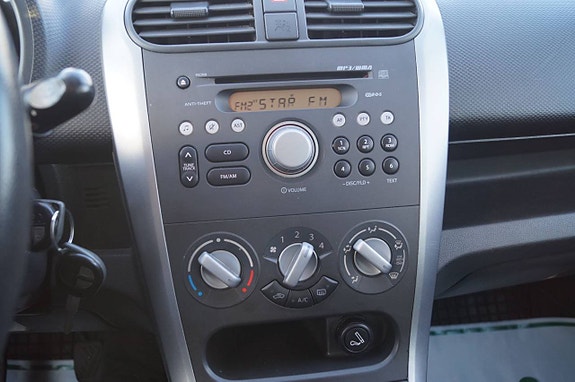 Suzuki Splash 8 of 10