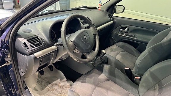Renault Clio 9 of 22