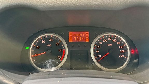 Renault Clio 10 of 22