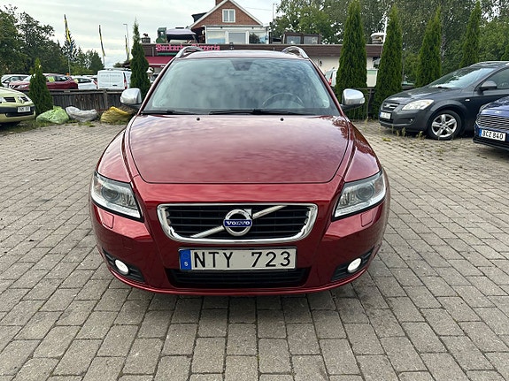 Volvo V50 3 of 5