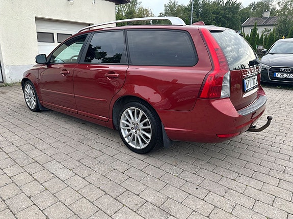 Volvo V50 4 of 5