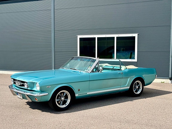 Ford Mustang 17 of 17