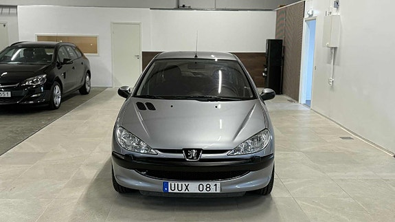 Peugeot 206 2 of 5