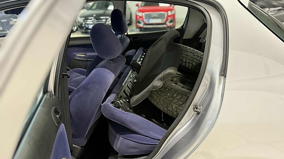 Peugeot 206 18 of 22