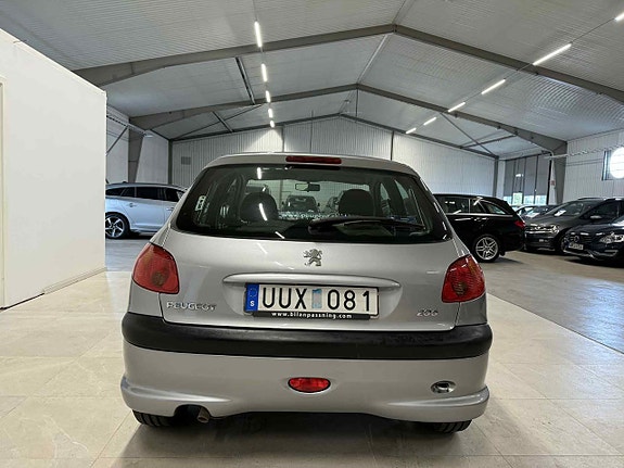 Peugeot 206 8 of 22