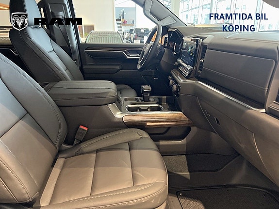 Chevrolet Silverado EV 16 of 21