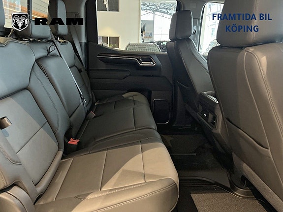 Chevrolet Silverado EV 15 of 21