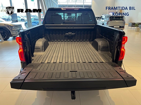 Chevrolet Silverado EV 14 of 21