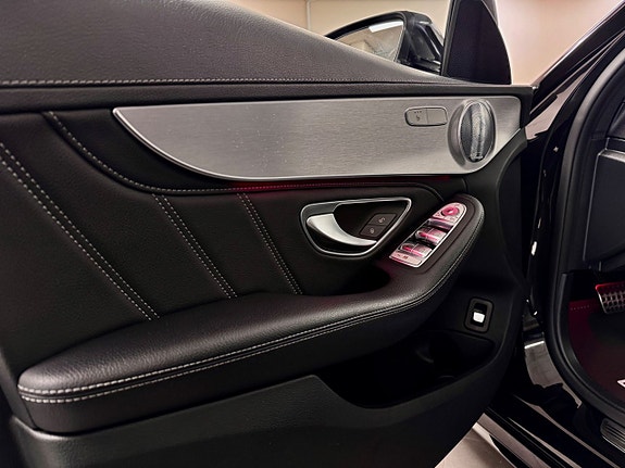 Mercedes-Benz C63 16 of 16