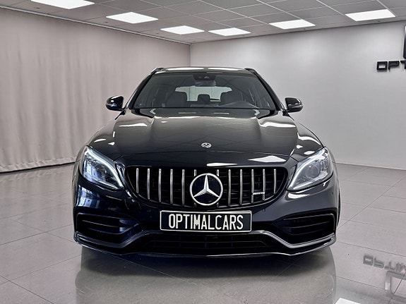 Mercedes-Benz C63 8 of 16