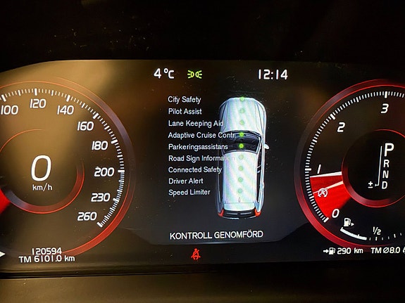 Volvo XC60 17 of 24
