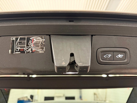 Volvo XC60 8 of 24