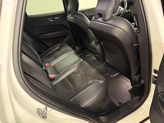 Volvo XC60 10 of 24
