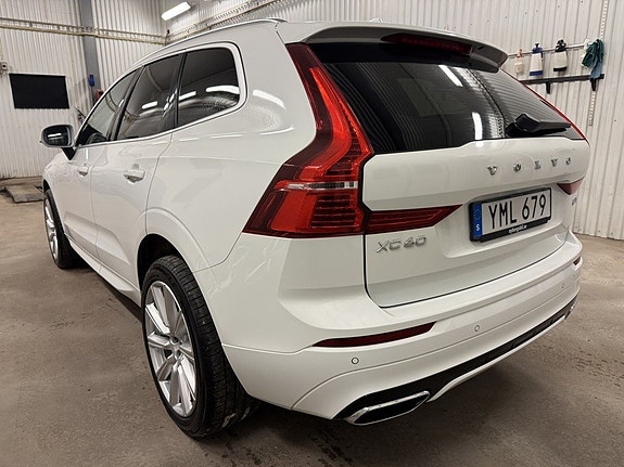 Volvo XC60 2 of 24