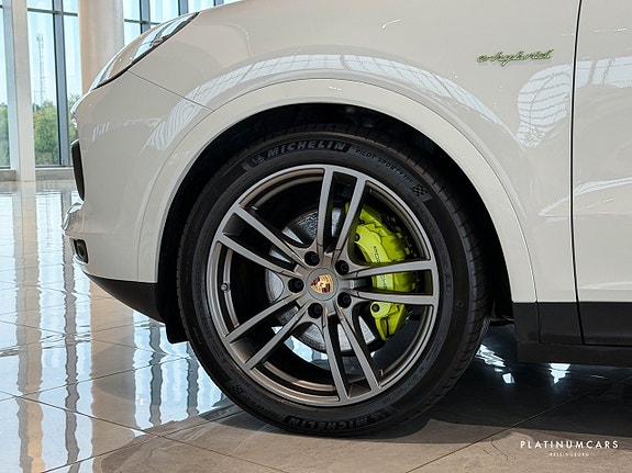 Porsche Cayenne Coupe 24 of 24