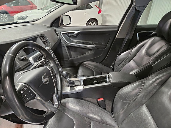 Volvo S60 5 of 5