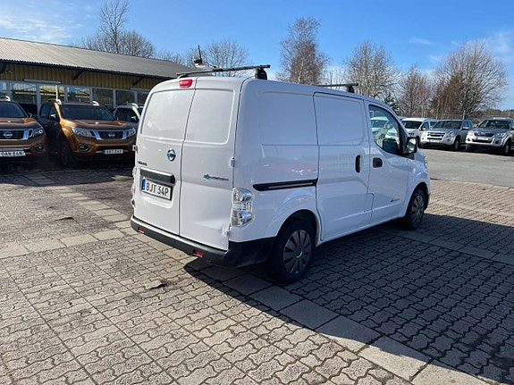 Nissan e-NV200 7 of 18