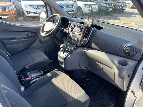 Nissan e-NV200 8 of 18
