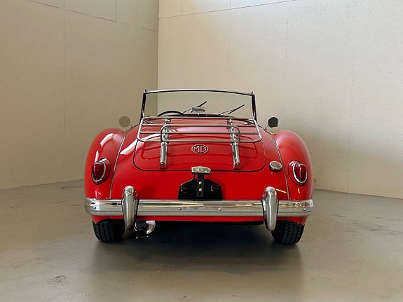 MG M 11 of 26