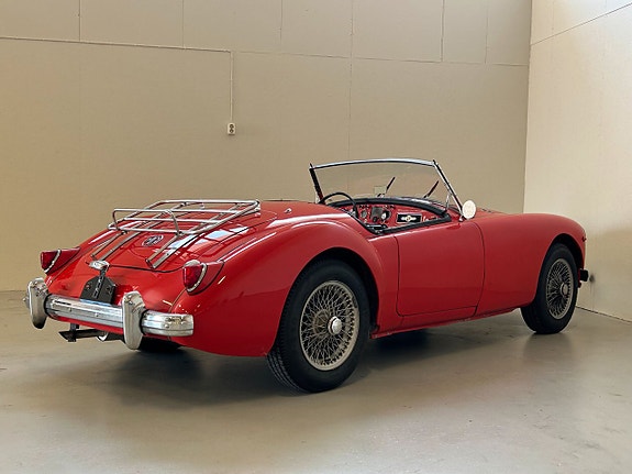 MG M 10 of 26