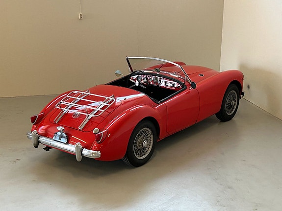 MG M 9 of 26