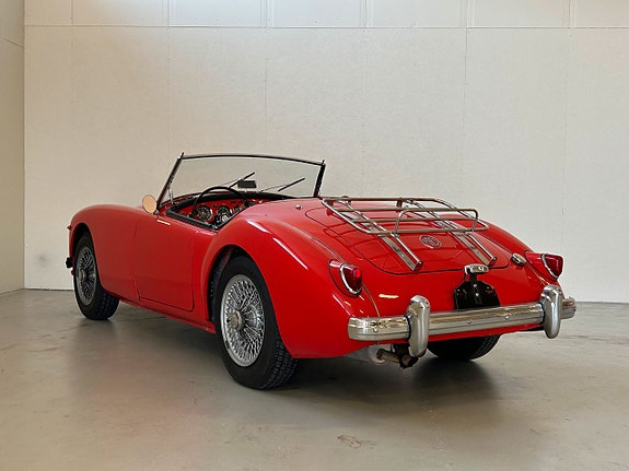 MG M 12 of 26