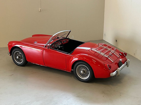 MG M 8 of 26