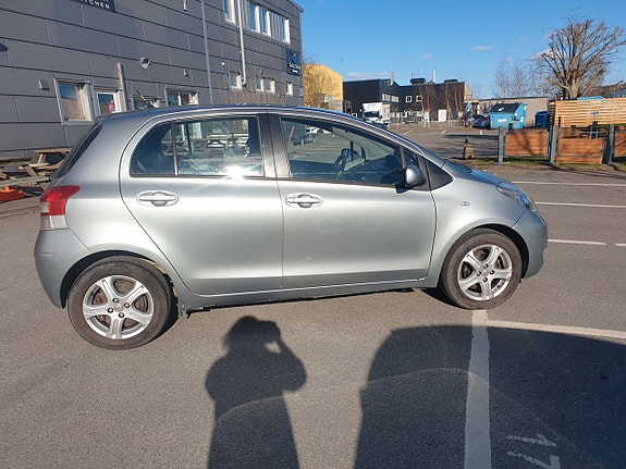 Toyota Yaris 5 of 5