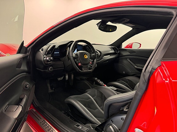Ferrari 488 GTB 3 of 18