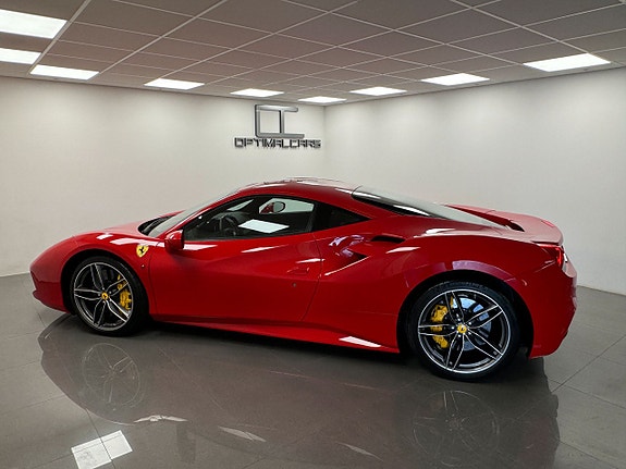 Ferrari 488 GTB 9 of 18