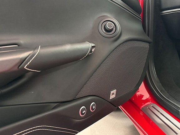 Ferrari 488 GTB 17 of 18