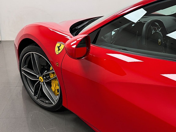 Ferrari 488 GTB 15 of 18
