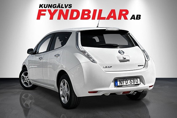 Nissan Leaf 3 of 5