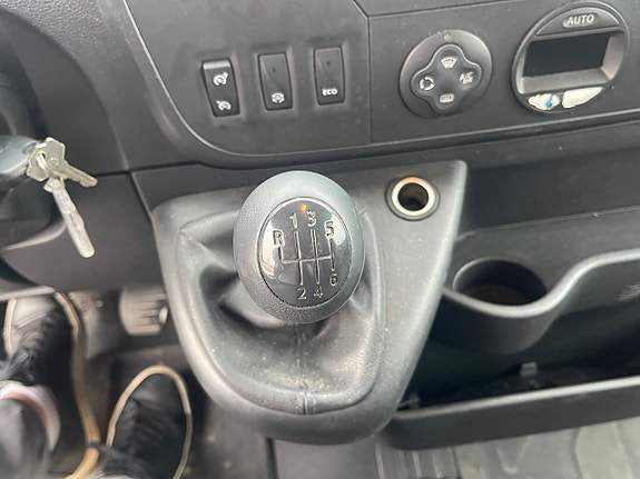 Renault Master 12 of 15