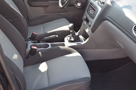Ford Focus 10 of 12