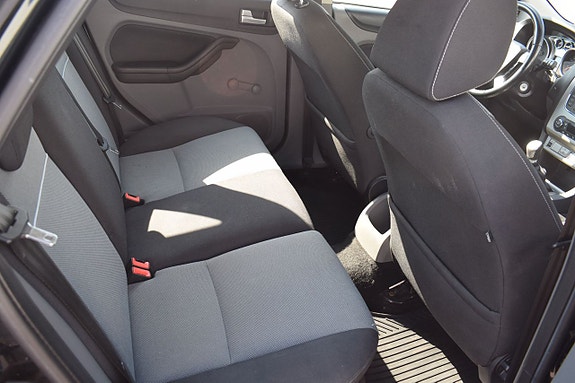 Ford Focus 8 of 12