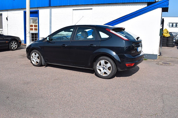 Ford Focus 5 of 12