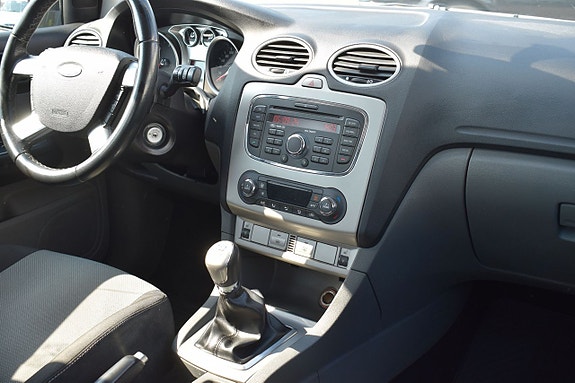 Ford Focus 9 of 12