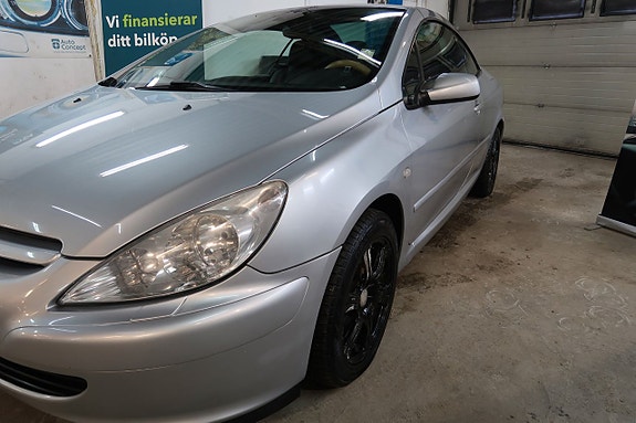 Peugeot 307 CC 2 of 13