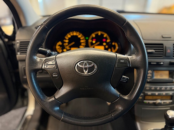 Toyota Avensis 16 of 17