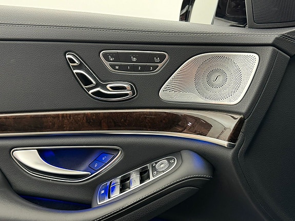 Mercedes-Benz S450 24 of 26