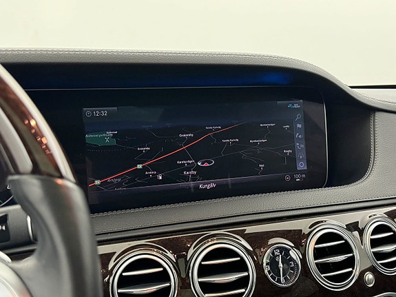 Mercedes-Benz S450 21 of 26