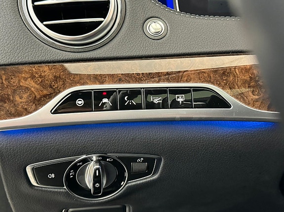 Mercedes-Benz S450 23 of 26