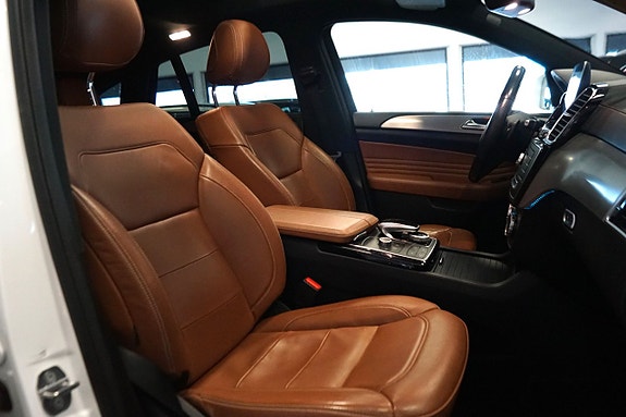 Mercedes-Benz GLE350 d 24 of 26