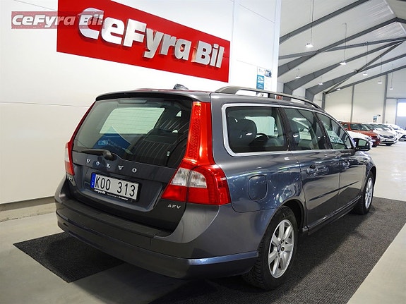 Volvo V70 8 of 16