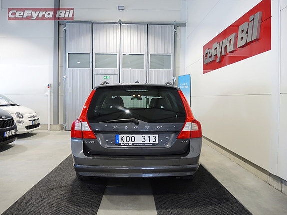 Volvo V70 7 of 16