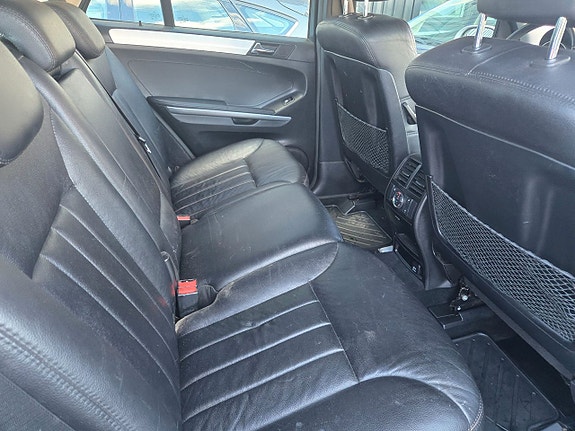 Mercedes-Benz ML320 15 of 17