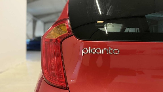 Kia Picanto 10 of 20