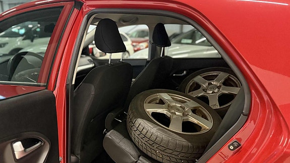 Kia Picanto 16 of 20